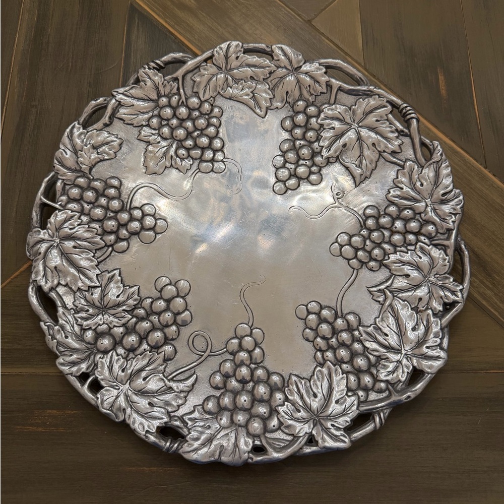 Arthur Court 12” Grape Collection Tray